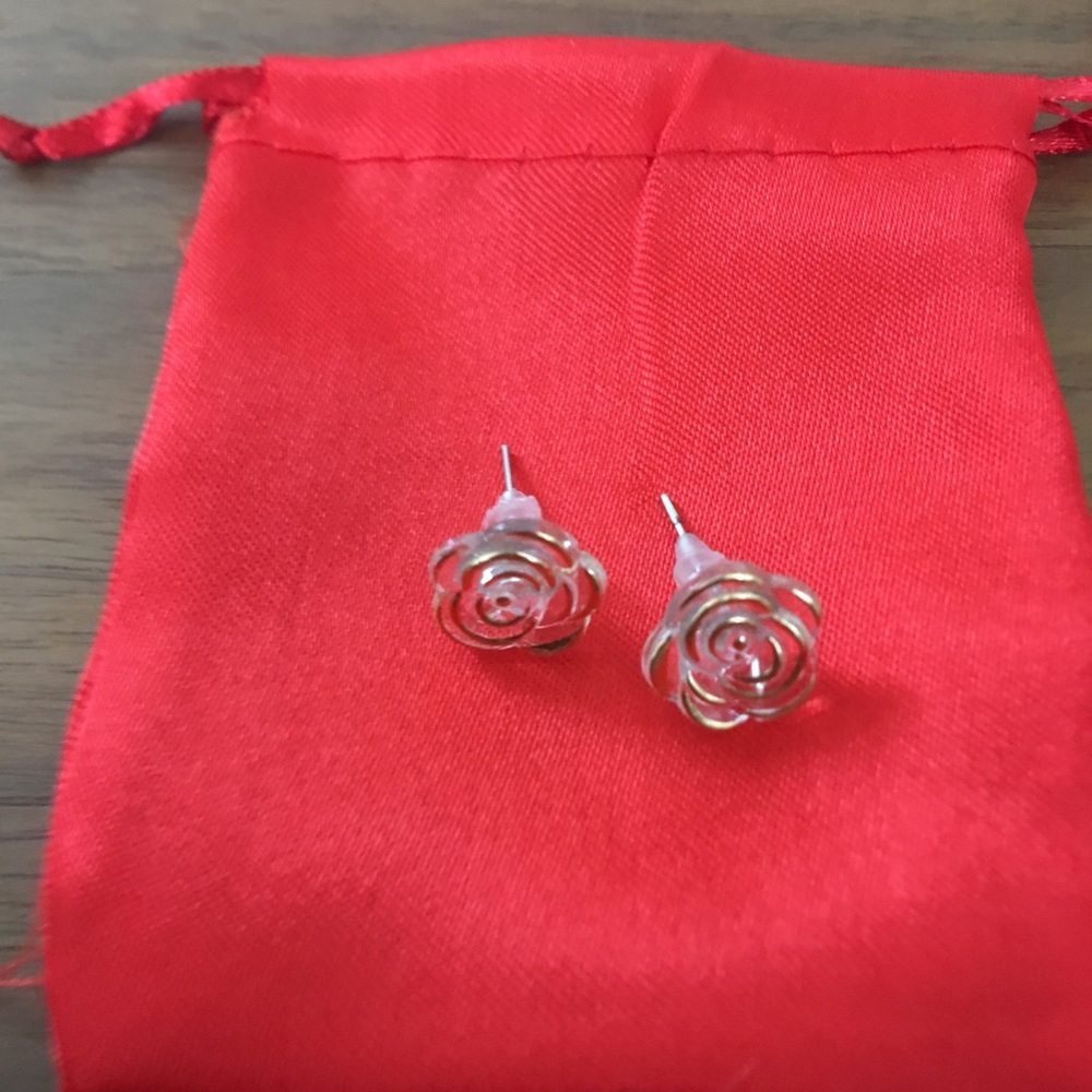 Rose Earings - Picture 2 of 3